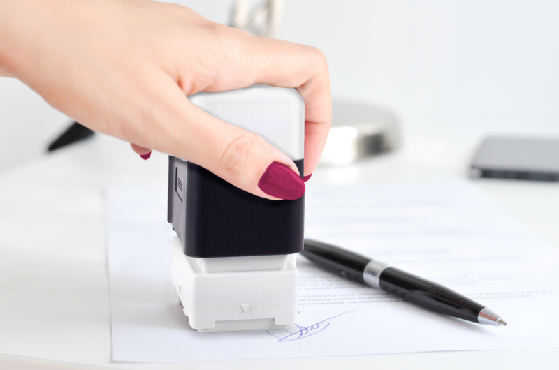 Stempel der bunten Online-Druckerei Flamingo Group